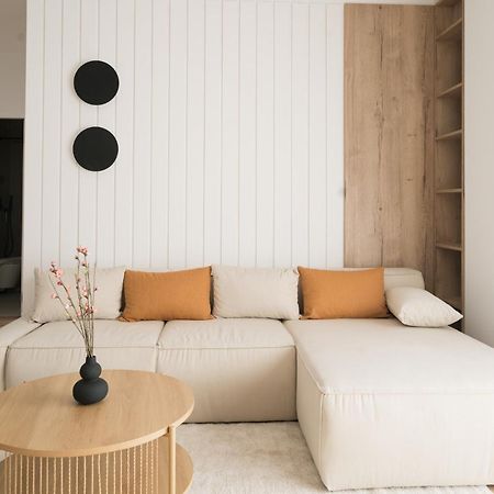 Flow Apartment 1 Bedroom With Parking Kaloşvar Dış mekan fotoğraf