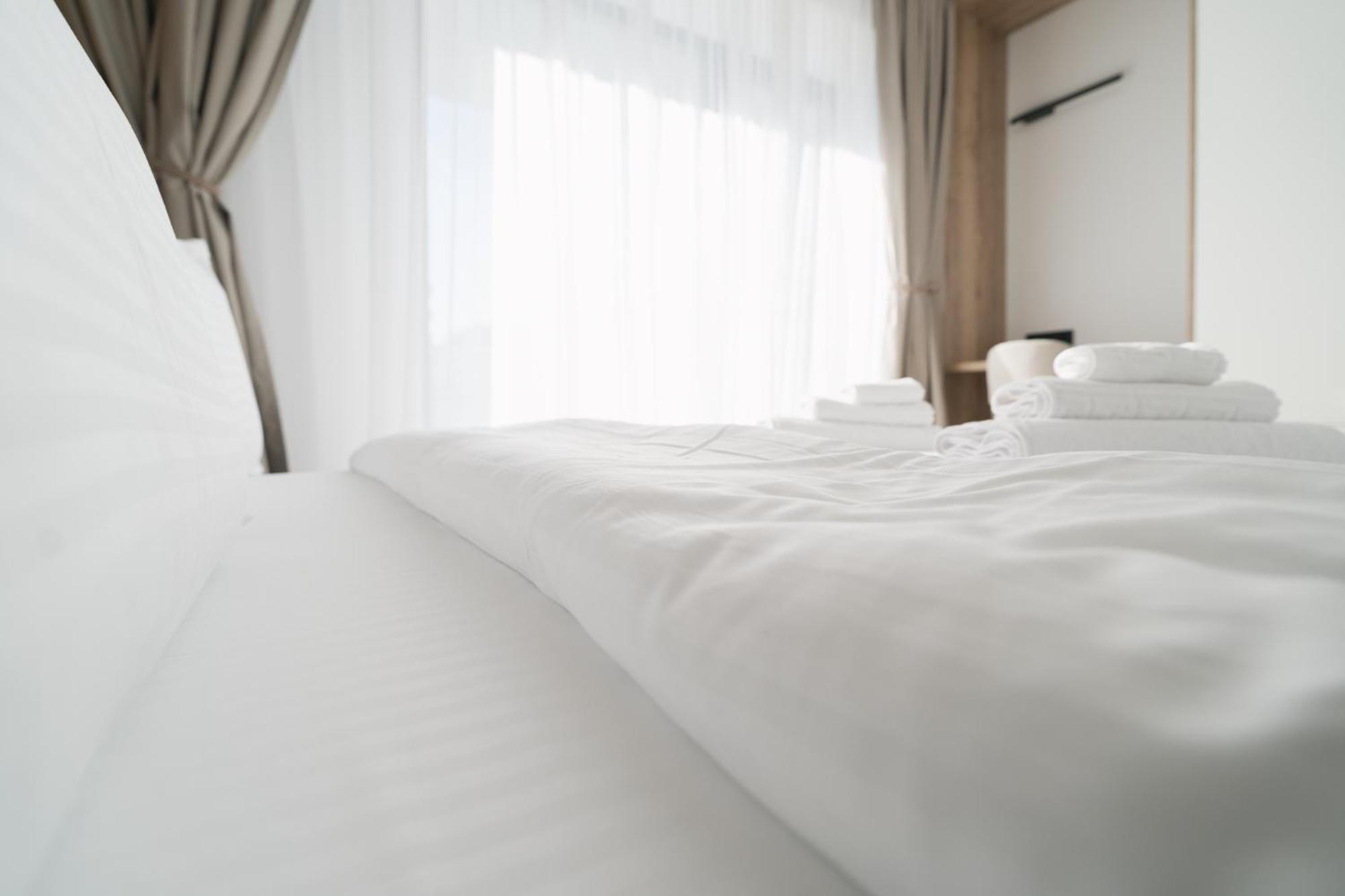 Flow Apartment 1 Bedroom With Parking Kaloşvar Dış mekan fotoğraf