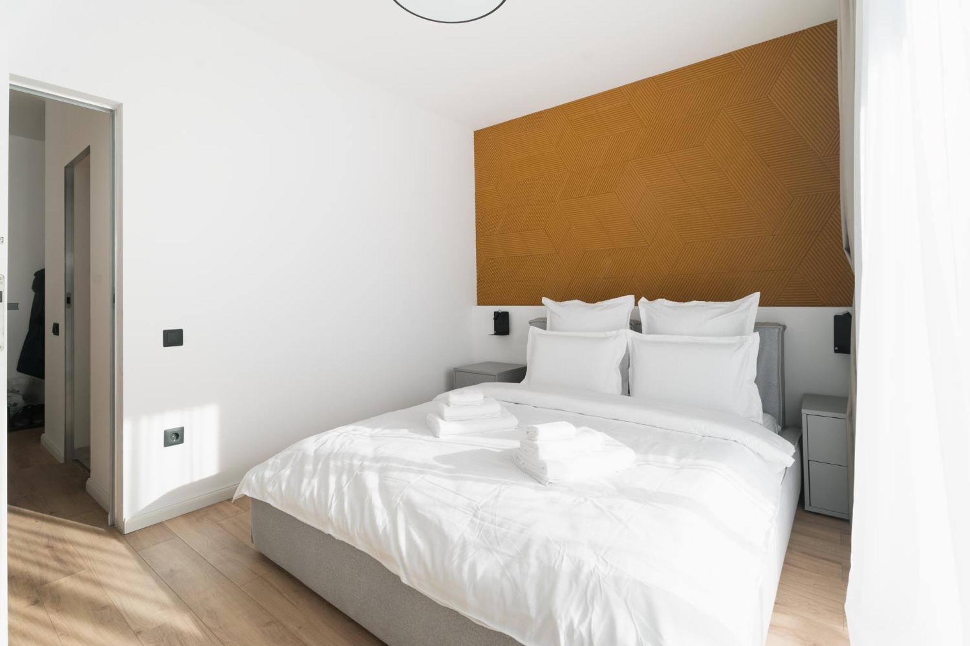 Flow Apartment 1 Bedroom With Parking Kaloşvar Dış mekan fotoğraf