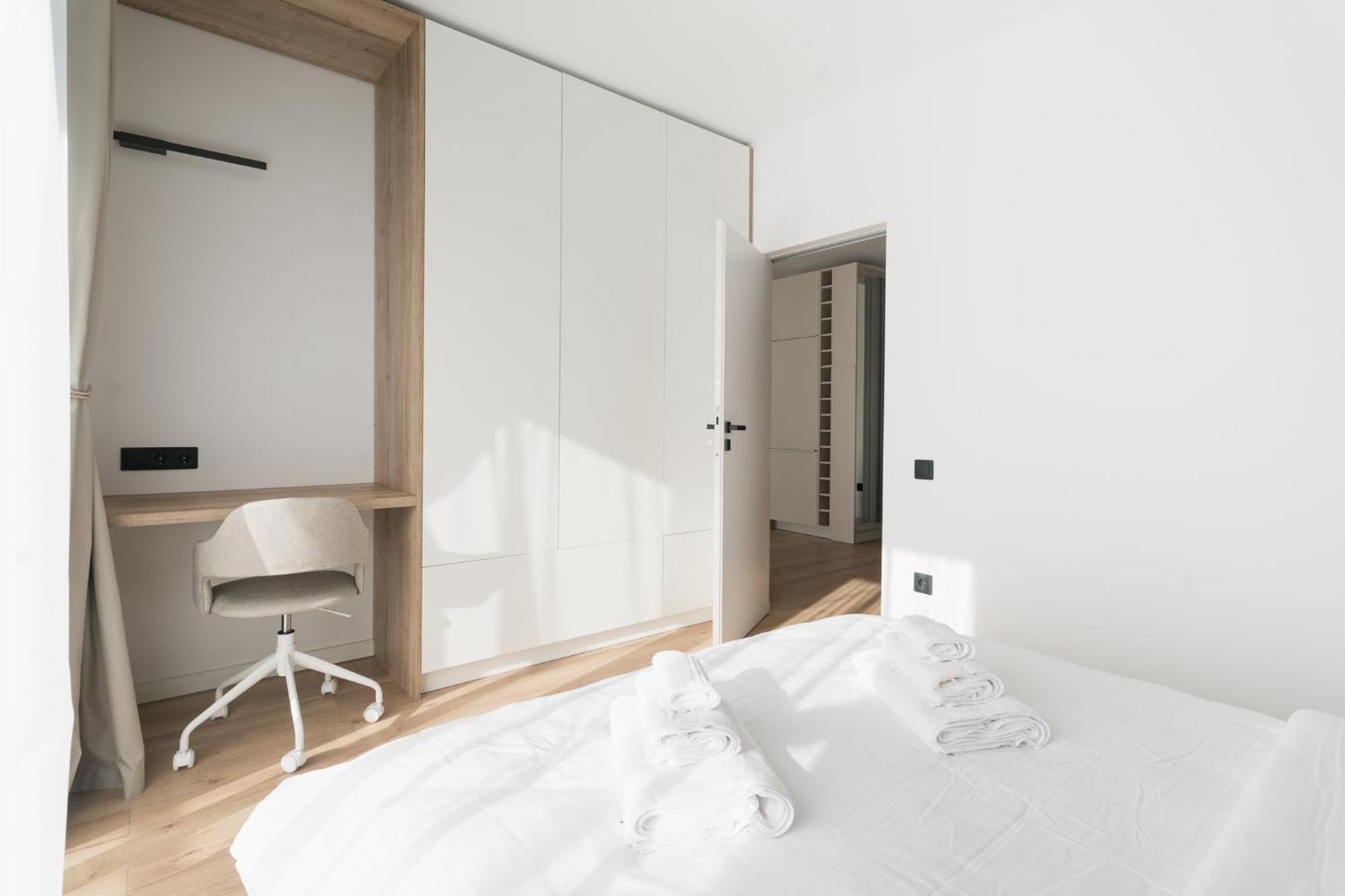 Flow Apartment 1 Bedroom With Parking Kaloşvar Dış mekan fotoğraf