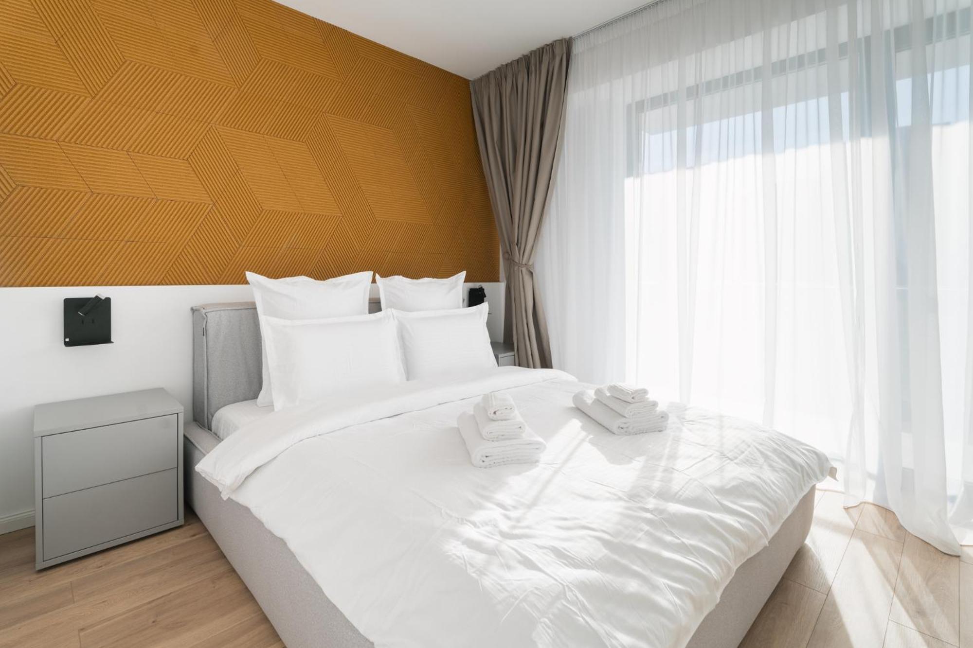 Flow Apartment 1 Bedroom With Parking Kaloşvar Dış mekan fotoğraf