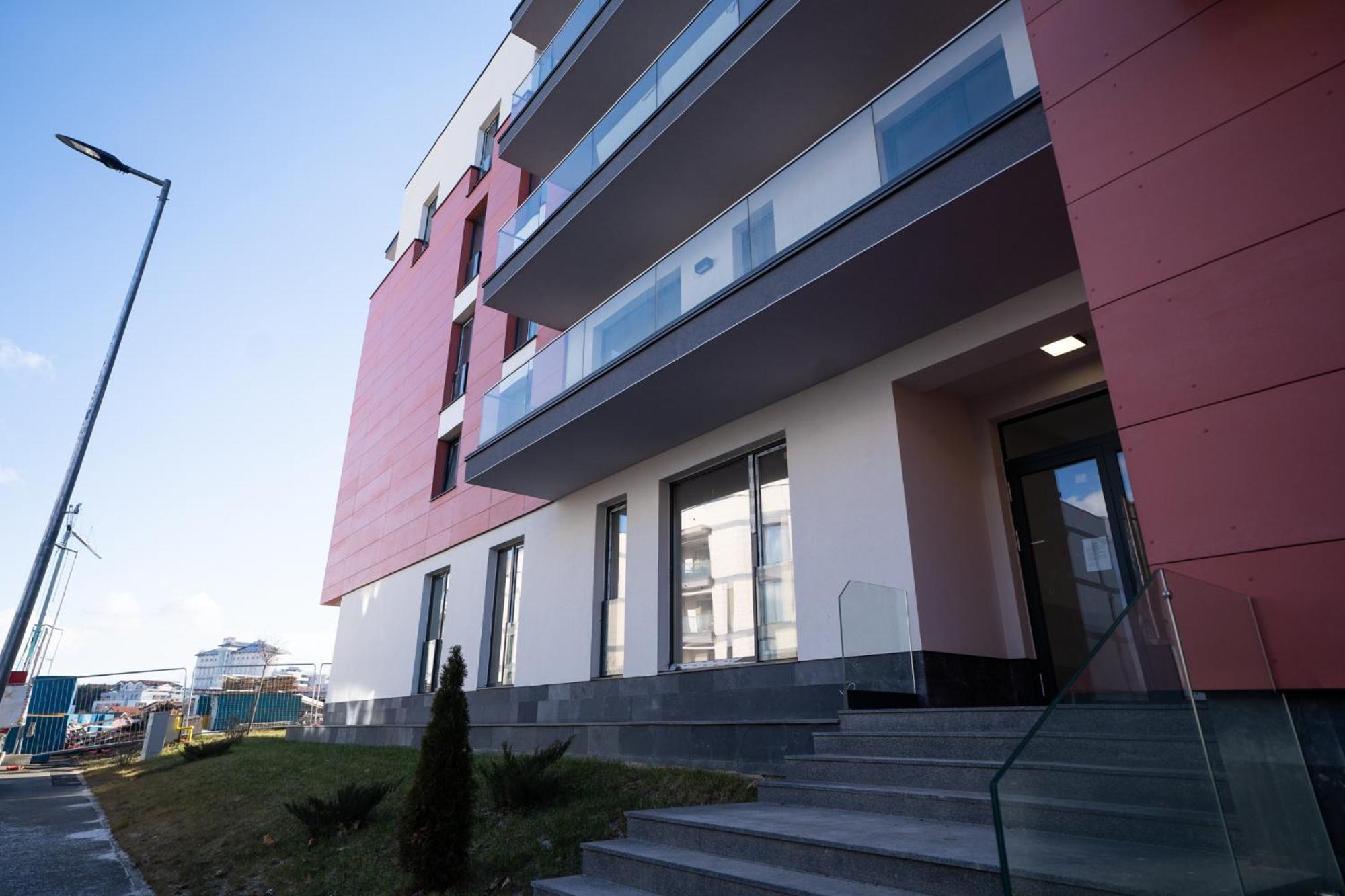 Flow Apartment 1 Bedroom With Parking Kaloşvar Dış mekan fotoğraf