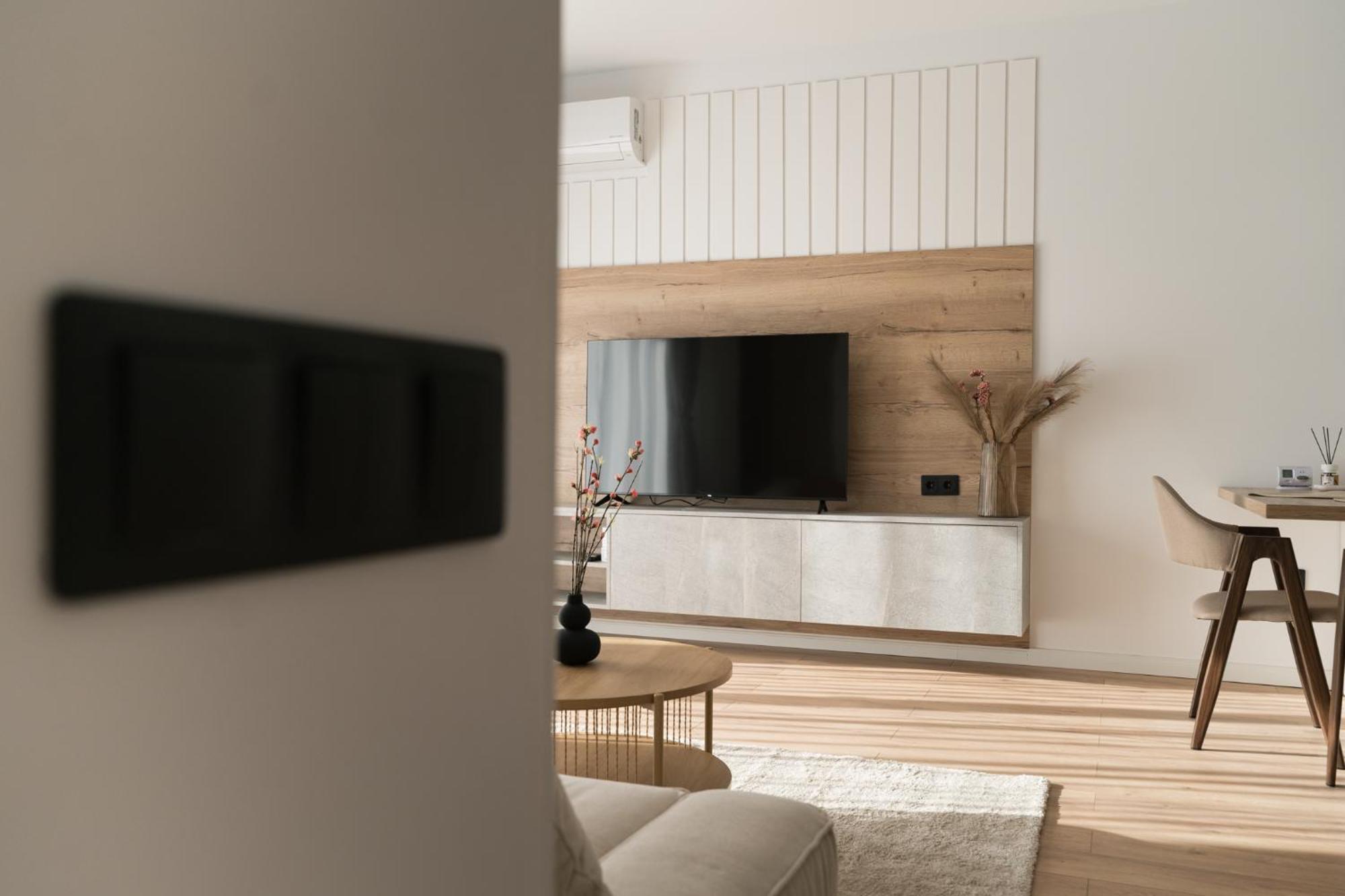 Flow Apartment 1 Bedroom With Parking Kaloşvar Dış mekan fotoğraf